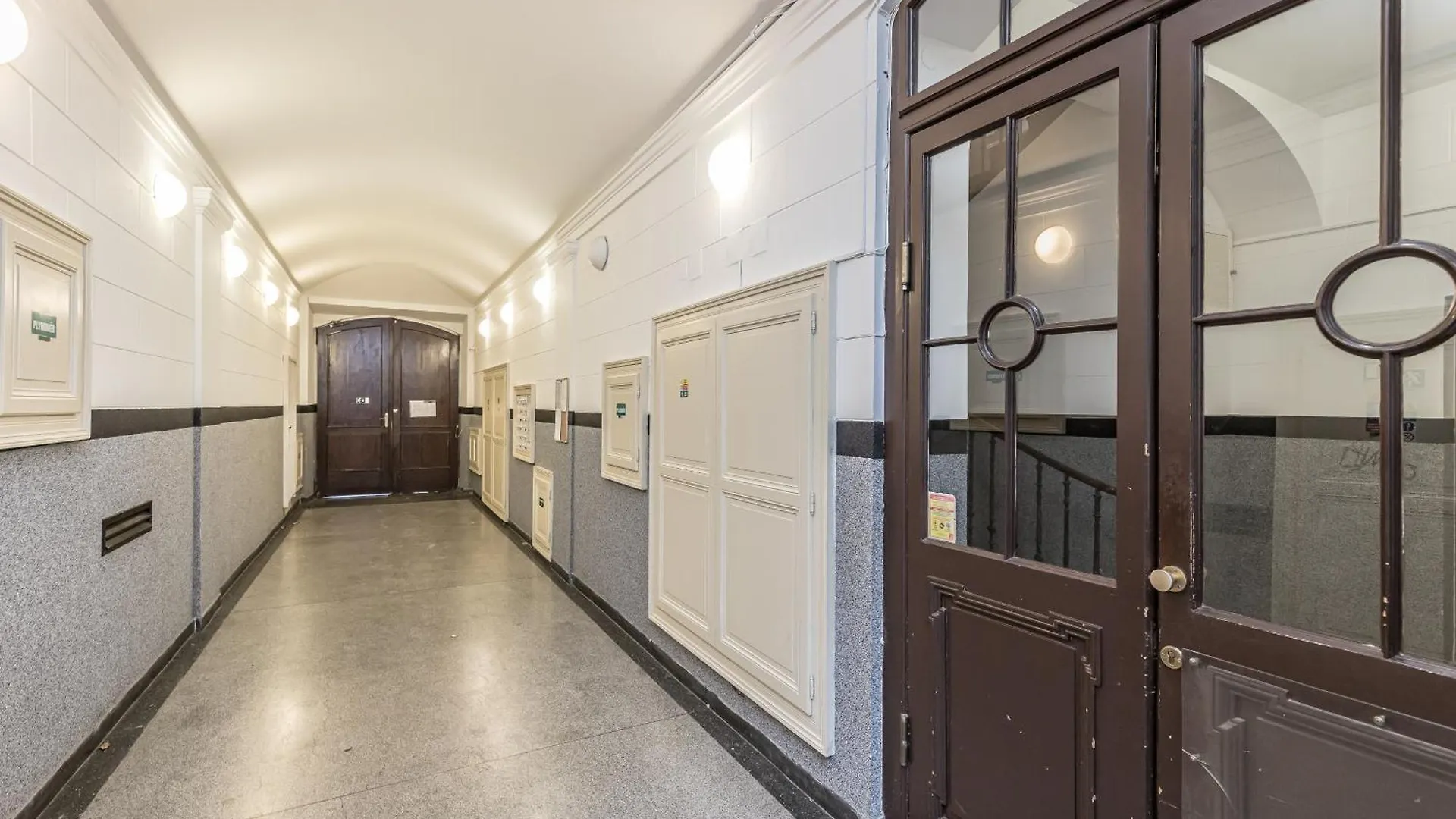 Antiveli Residence براغ