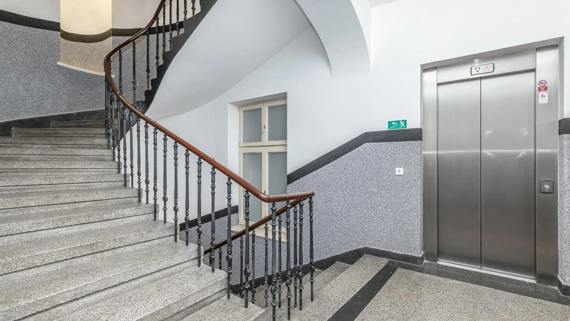 شقة Antiveli Residence براغ